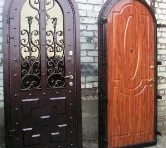 Двери в форме арки