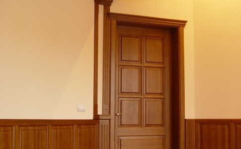 Двери из натуральной древесины, деревянные двери